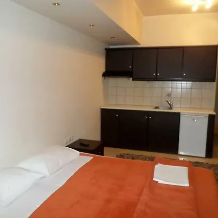 Seventeen Apartment Peraía